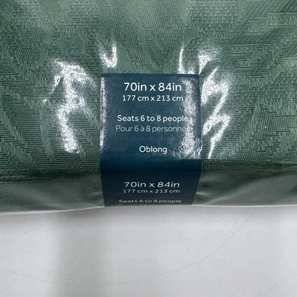 Waterford Green Holly Holiday Tablecloth 70x84 Oblong Seats 6 To 8 New Sealed